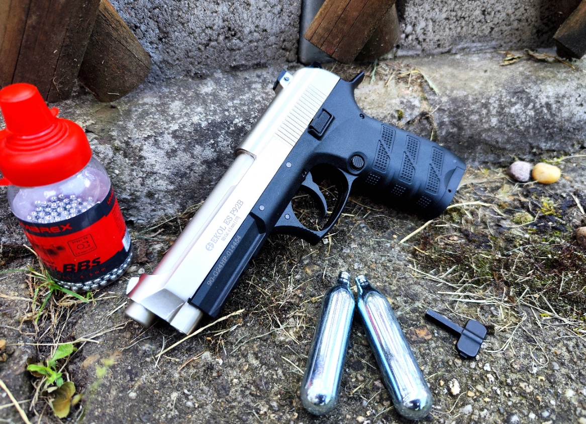 Ekol ES P92B Gas-Blow-Back CO2-os légpisztoly