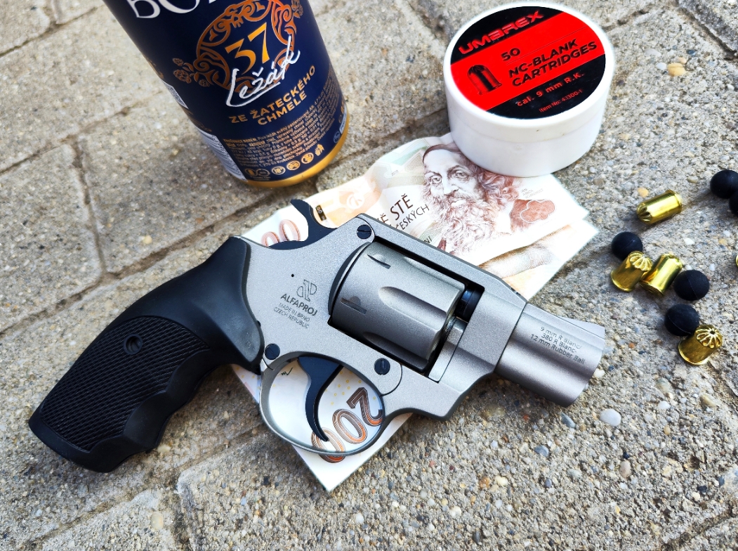 Alfa MG020 muzeális gumilövedékes revolver