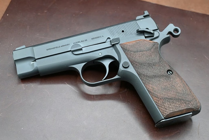Klasszikus rövidebb csővel: Springfield SA-35 Compact
